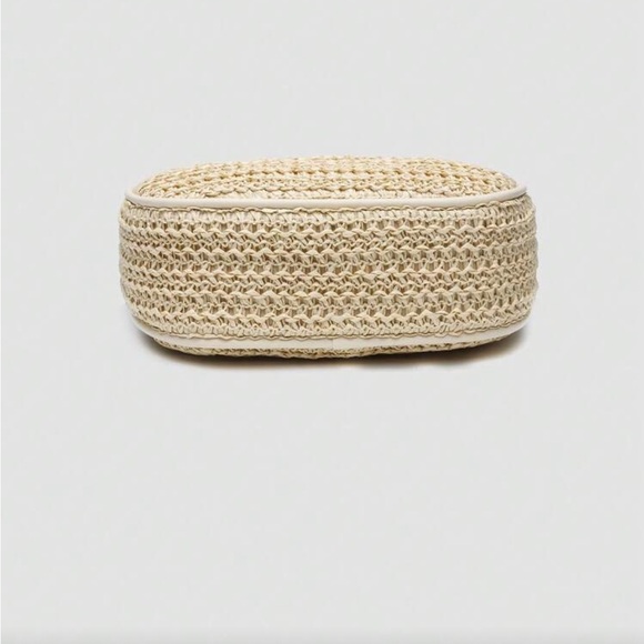 Elegant Cream Woven Handbag - Picture 7 of 10